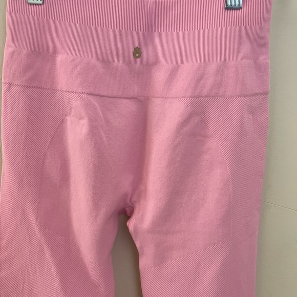 Icon Seamless High Waist Legging - Picture 3 of 9